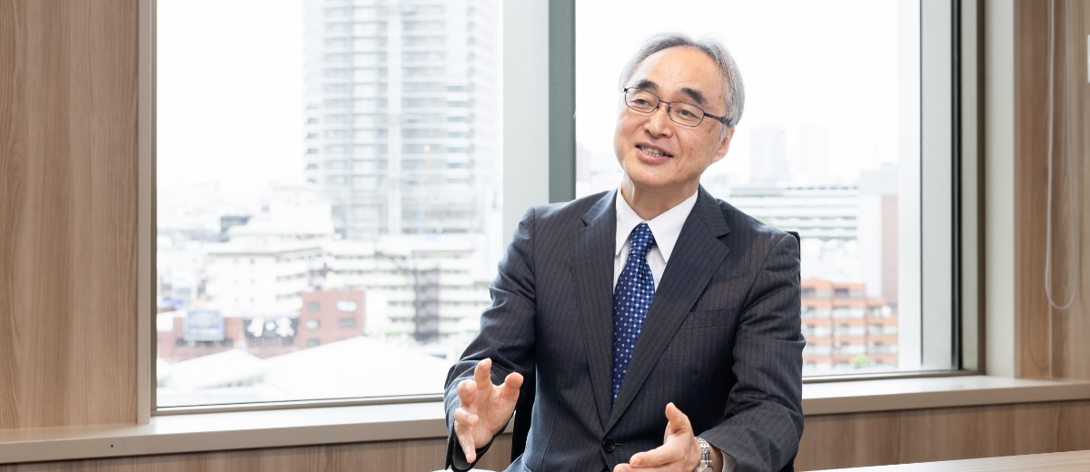 代表取締役社長　小酒井 康文